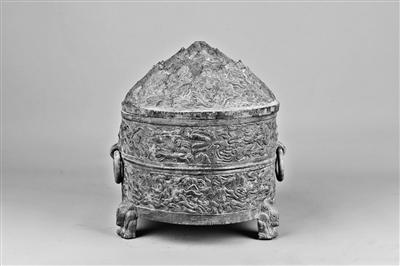 平?jīng)霾┥缴w神獸紋銅樽，東漢人向往過上神仙生活的印跡