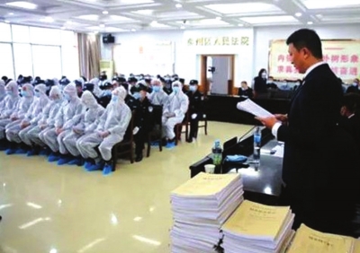 天水秦州區(qū)開(kāi)審18人涉惡案 被控涉嫌敲詐勒索、尋釁滋事、開(kāi)設(shè)賭場(chǎng)等