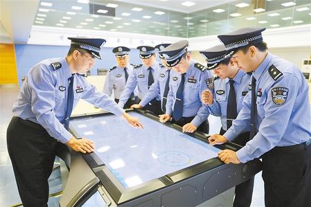 致敬！人民警察