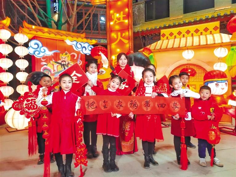 原創(chuàng)音樂電視《全家?！废蛱m州市人民拜年！