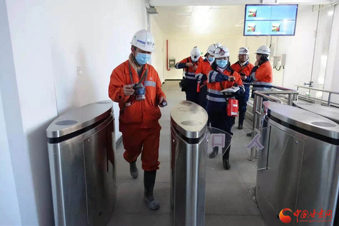 【新春走基層】春節(jié)，他們依然堅(jiān)守在600米礦井下