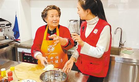 居家養(yǎng)老托起幸?！跋﹃柤t”——甘肅建設(shè)多元養(yǎng)老服務(wù)體系讓老年人安度晚年