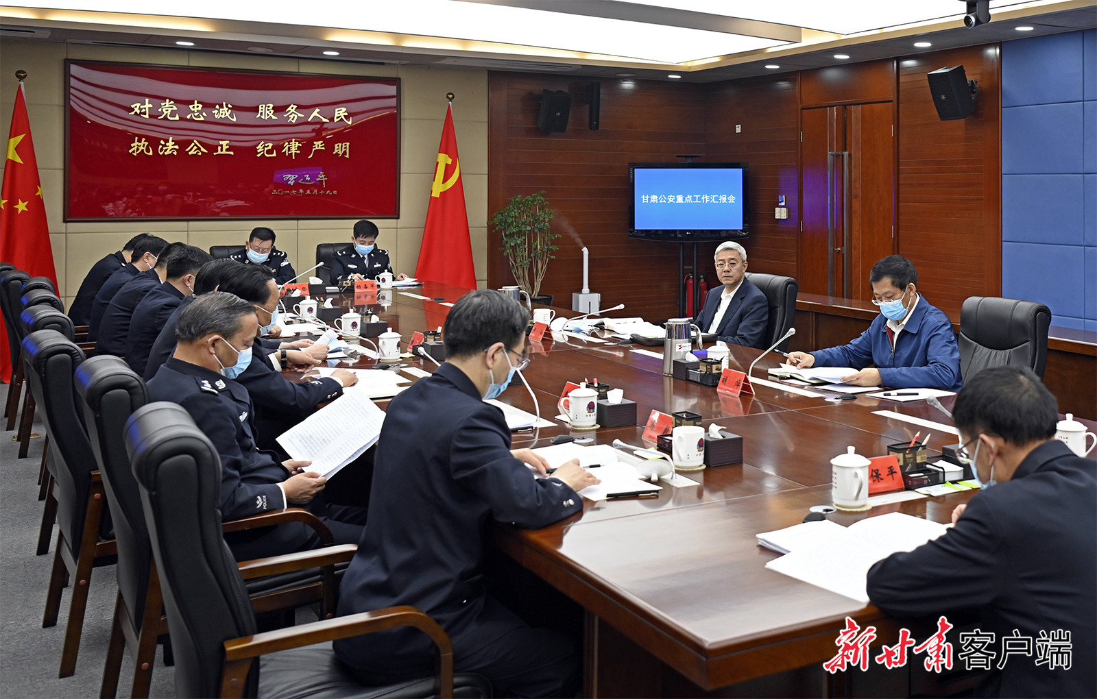 【甘快看】尹弘在甘肅省公安廳調(diào)研時強(qiáng)調(diào)：堅(jiān)持政治建警鍛造公安鐵軍，全力以赴防風(fēng)險保安全護(hù)穩(wěn)定