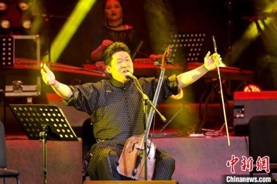 圖為樂隊(duì)主創(chuàng)巴依勒格。(資料圖) 受訪者供圖