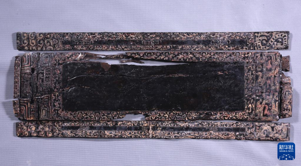 江西樟樹市國字山戰(zhàn)國墓葬出土漆瑟（資料圖）。