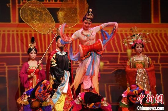 2023年第六屆敦煌文博會期間，系列演藝上演。(資料圖)李亞龍 攝